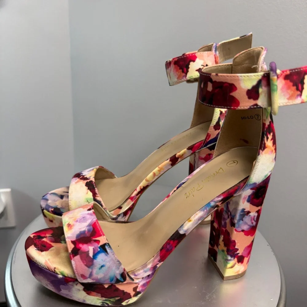Spring Heels - Picture 3 of 5